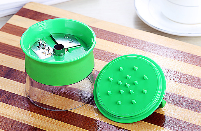 Spiral Rotating Cucumber And Carrot Shredder